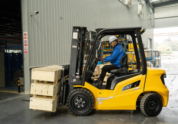 Professionele 2.5 Ton UN Heftruck met EURO 5 Benzine/LPG Motor - Afbeelding 4